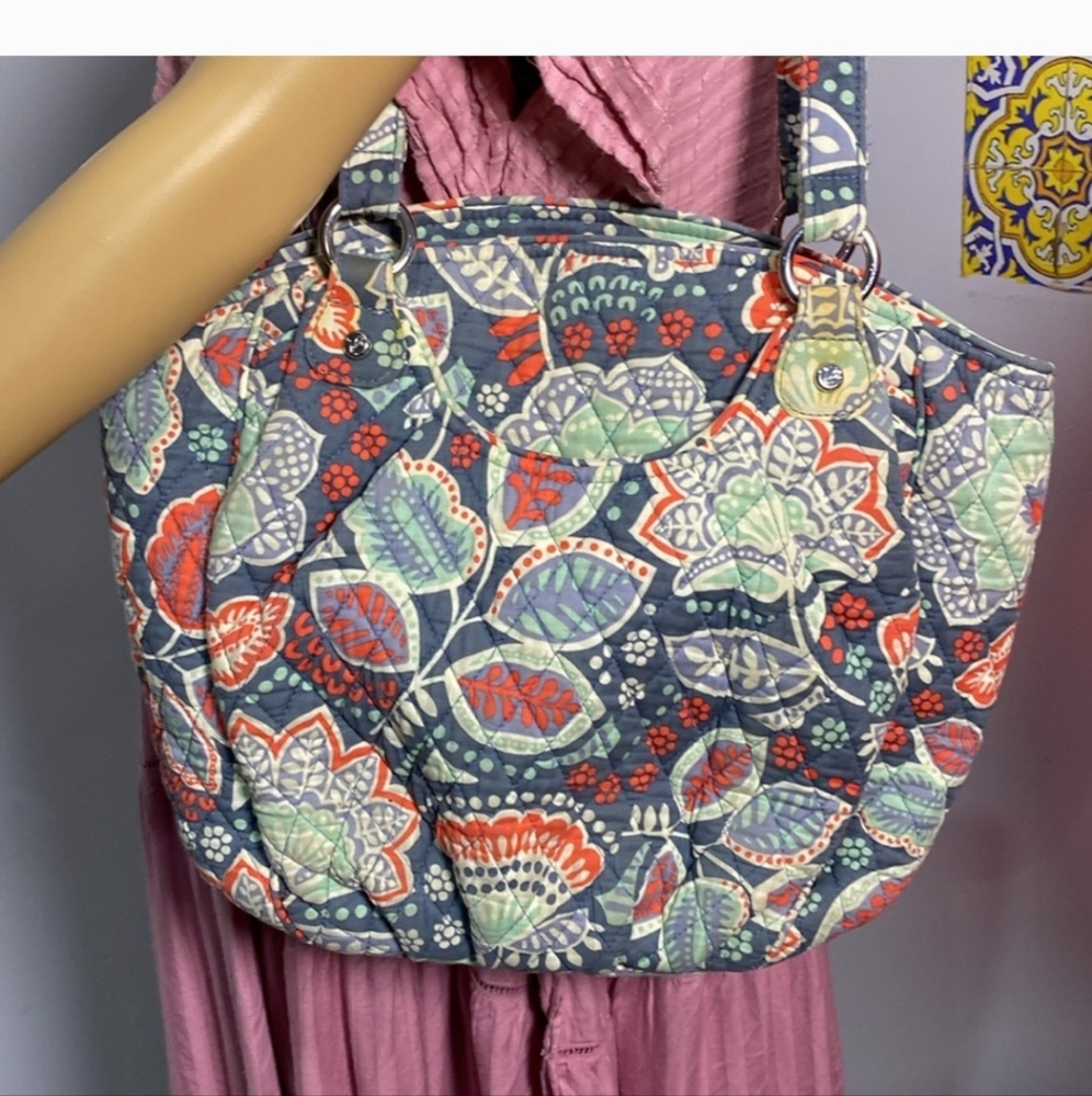 NWOT, Vera Bradley bag, 12 x 16,flat bottom wi covered cardboard, 5x8",